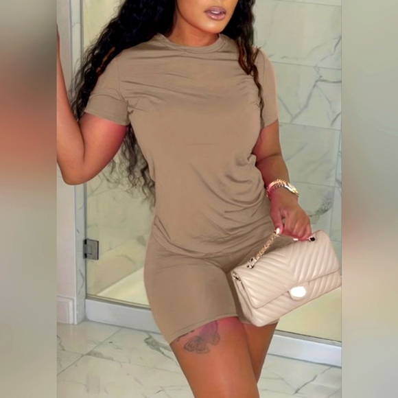 "Simple Set" Short Set (light brown) - Picture 1 of 1